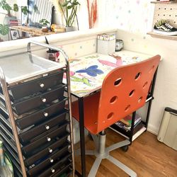 Kids Desk And Storage Drawers On Wheels