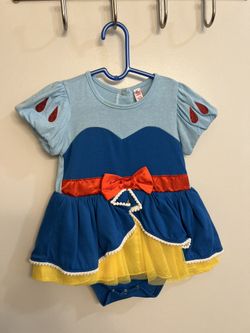Snow White 12M $8 Used 
