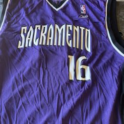 King’s Jersey #16
