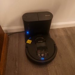 Shark Robotic Vacuum