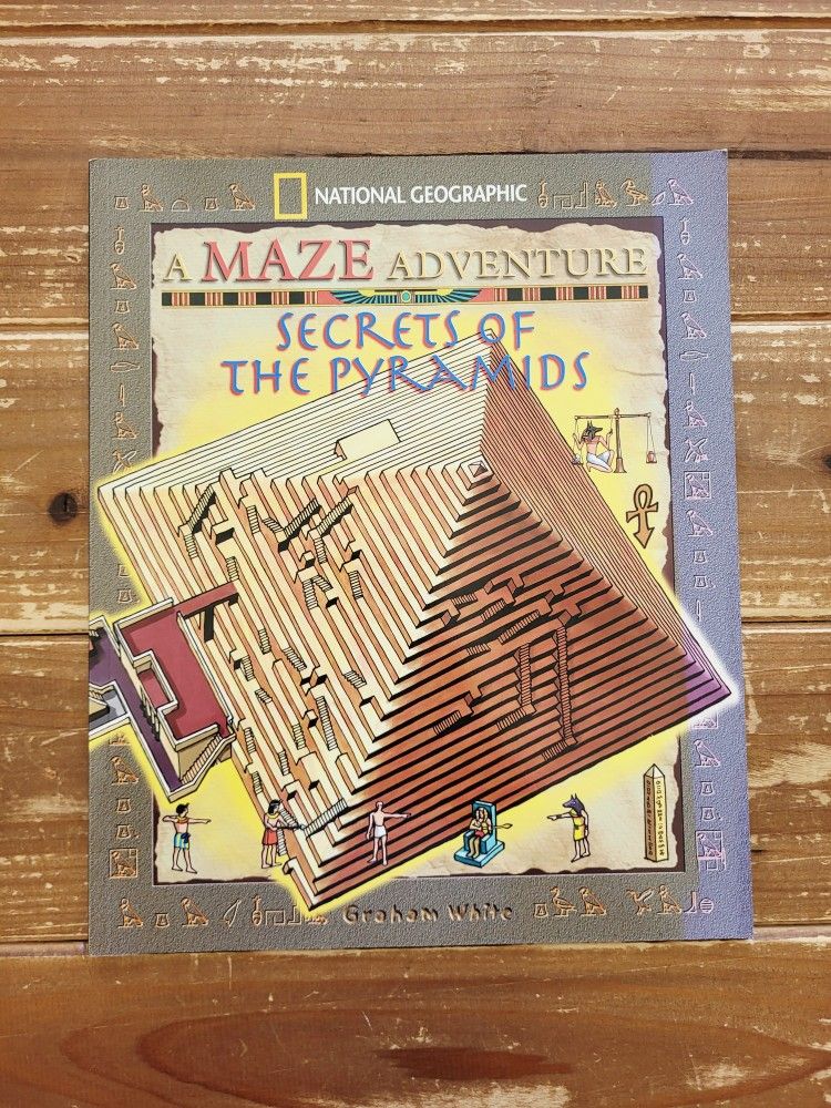NATIONAL GEOGRAPHIC A MAZE ADVENTURE 'SECRETS OF THE PYRAMIDS' PAPERBACK BOOK