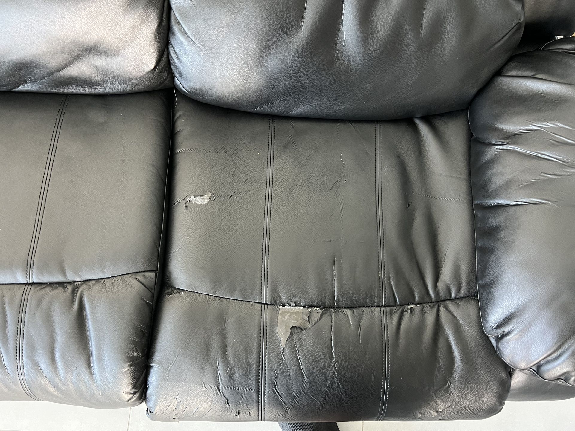 Black Recliner Sofa Set for Sale in Miami, FL OfferUp