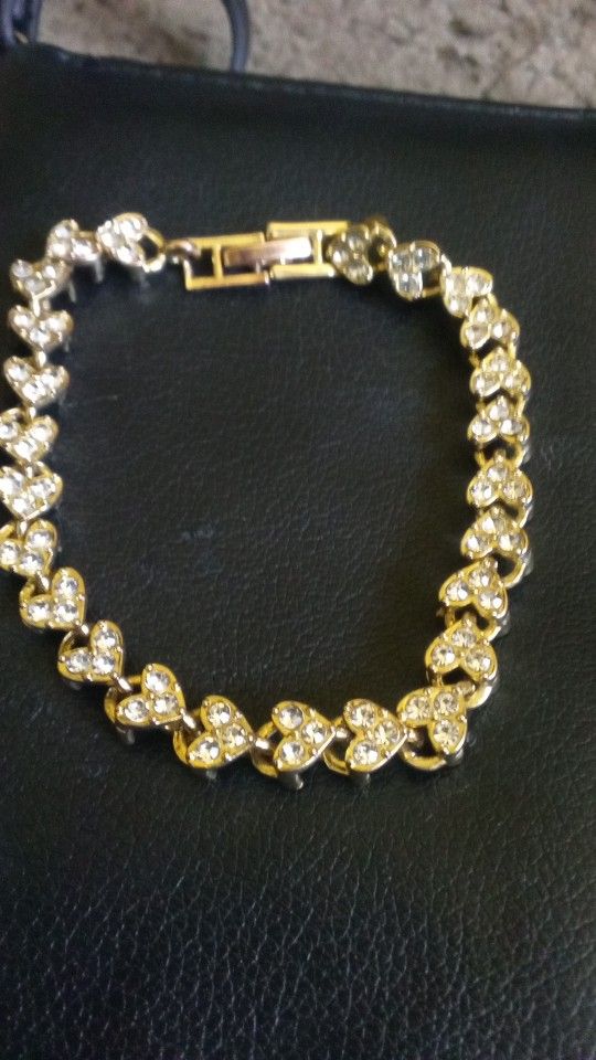 14k Gold Bracelet With Diamond Hearts