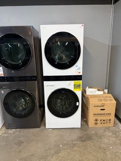 LG - 4.5 Cu Ft HE Smart Front Load Washer & 7.4 Cu Ft Smart Gas Dryer WashTower In White with Steam 🔥