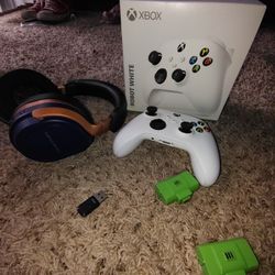 Wireless Controller And Wireless Turtle Beach Headset 