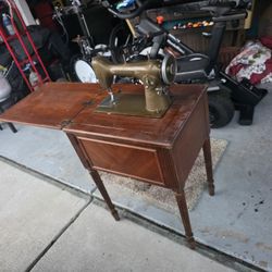 Vintage New Home Sewing Machine in Cabinet – Light Works, Motor Needs Service