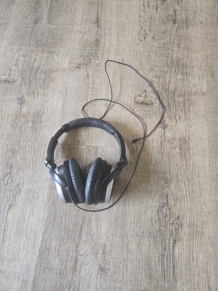 Audio Technica Quiet point Noise Cancelling Wired Headphones