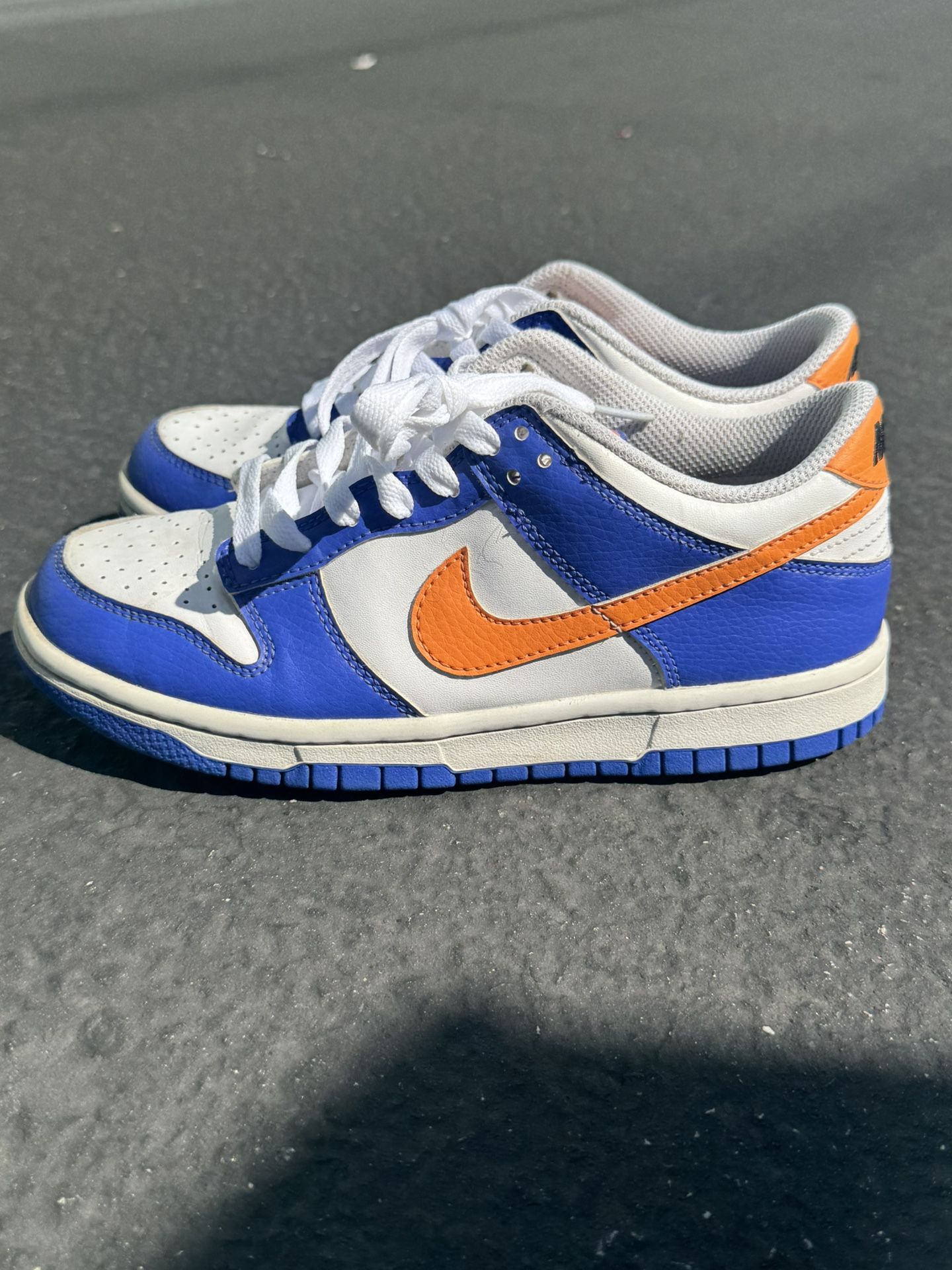 Size 5Y - Nike Dunk Low Knicks