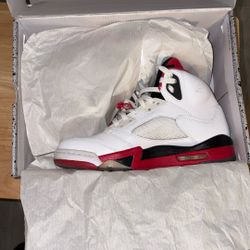 Air Jordan 5s RETRO Size 8, Fits 8 And A Half