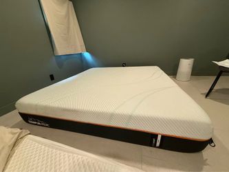 TEMPUR-PEDIC ProAdapt Firm King Mattress Pre-Owned Local Pickup CA