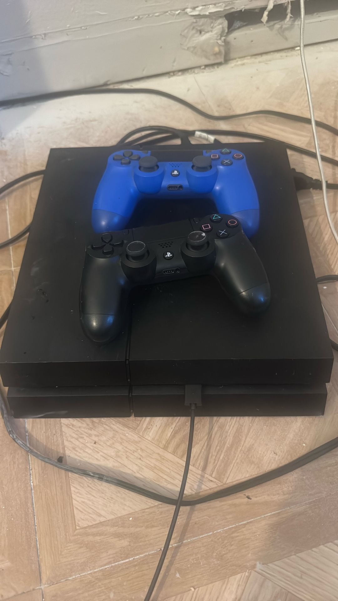 PS4 Regular With Controllers