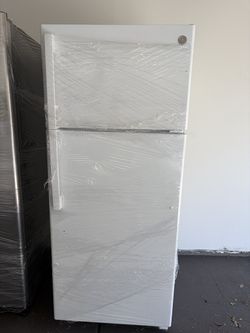 Refrigerator Apartment Style White