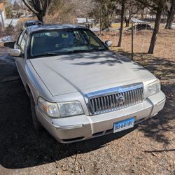 2008 Mercury Grand Marquis 