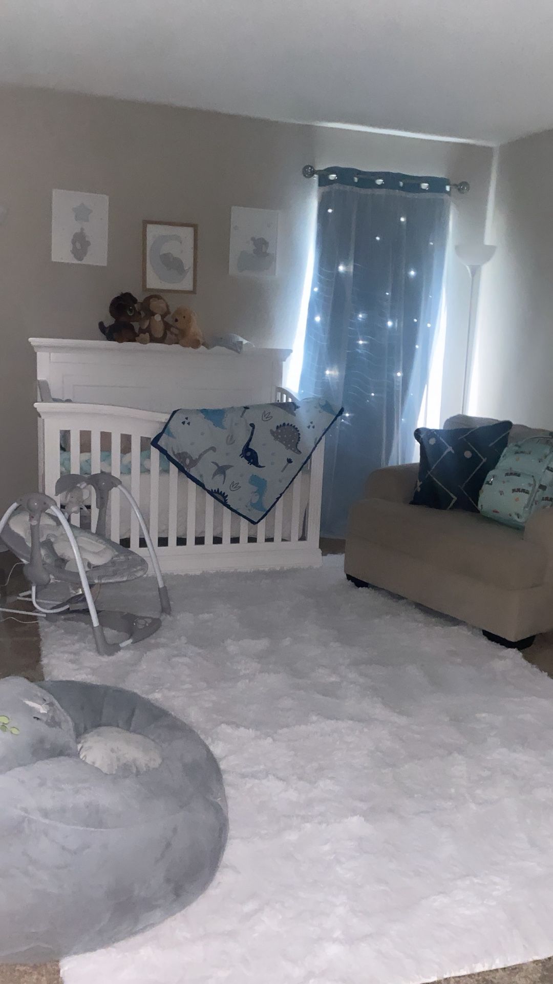 white crib