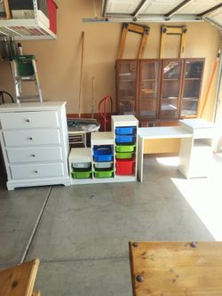 Dresser/Dresser Set..Dresser..Storage Organizers and Desk..All White..Good Shape