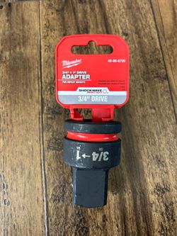 MILWAUKEE IMPACT ADAPTER: 3/4 in Input Drive Size, Black Phosphate, 1 in Output Drive Size, Square