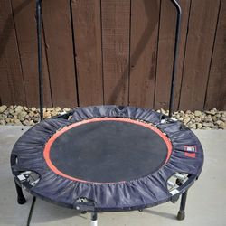 Trampoline w/ Stabilizer Bar