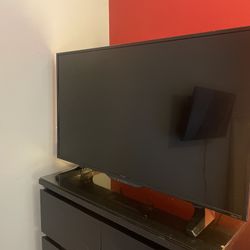 39-inch Insignia smart LED Roku TV