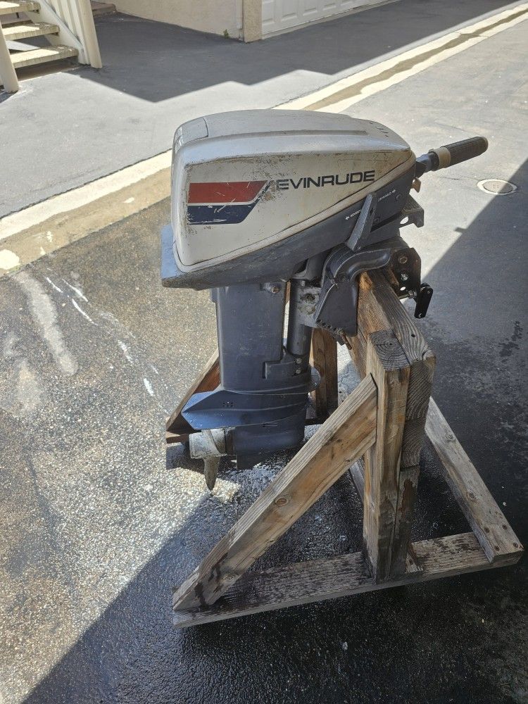 Evinrude 15 HP Outboard 2 Stroke Short Shaft