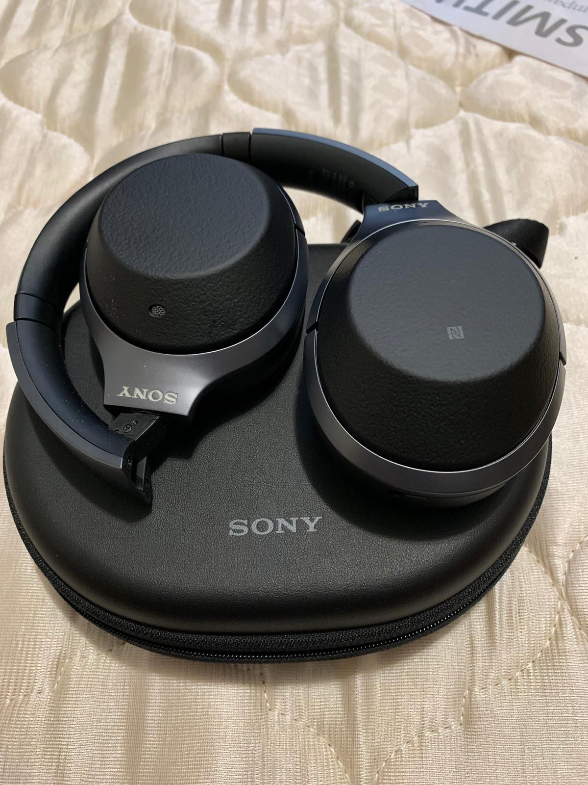 Sony Noice Cancelling headphones WH 1000XM2