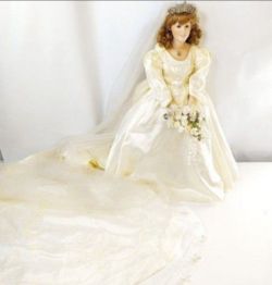 18"THE PRINCESS SARAH BRIDE
