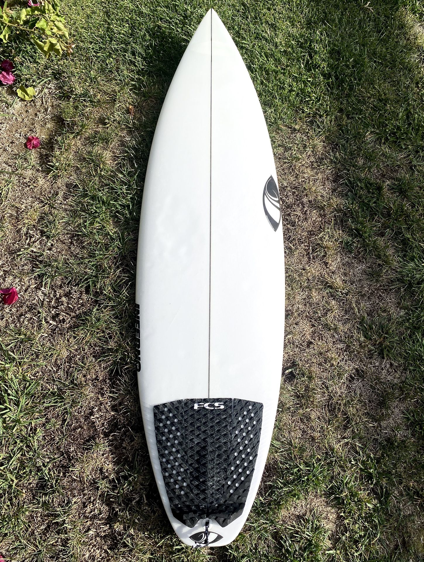 Sharpeye Inferno 72 ( 5’9 x 18.75 x 2.43 x 26.7L )