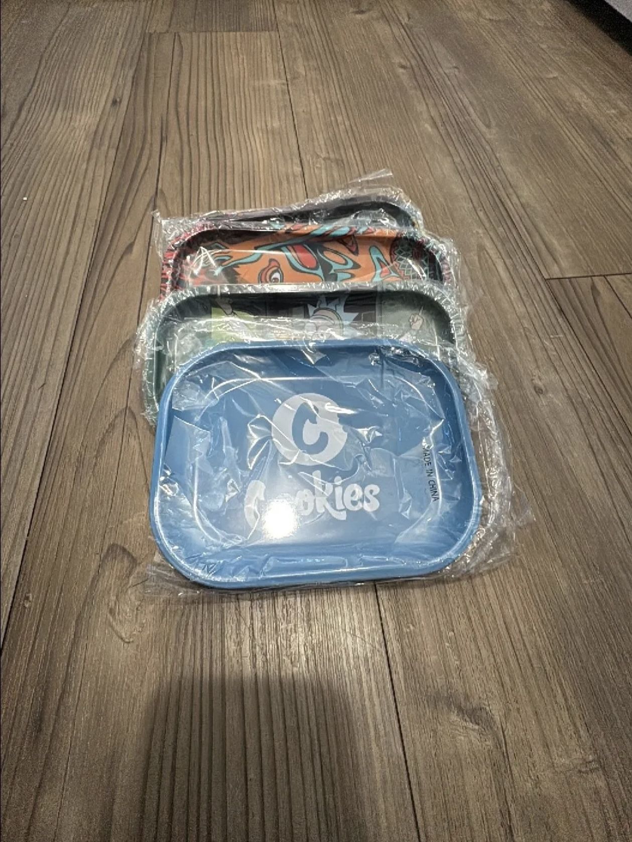 ROLLING TRAYS