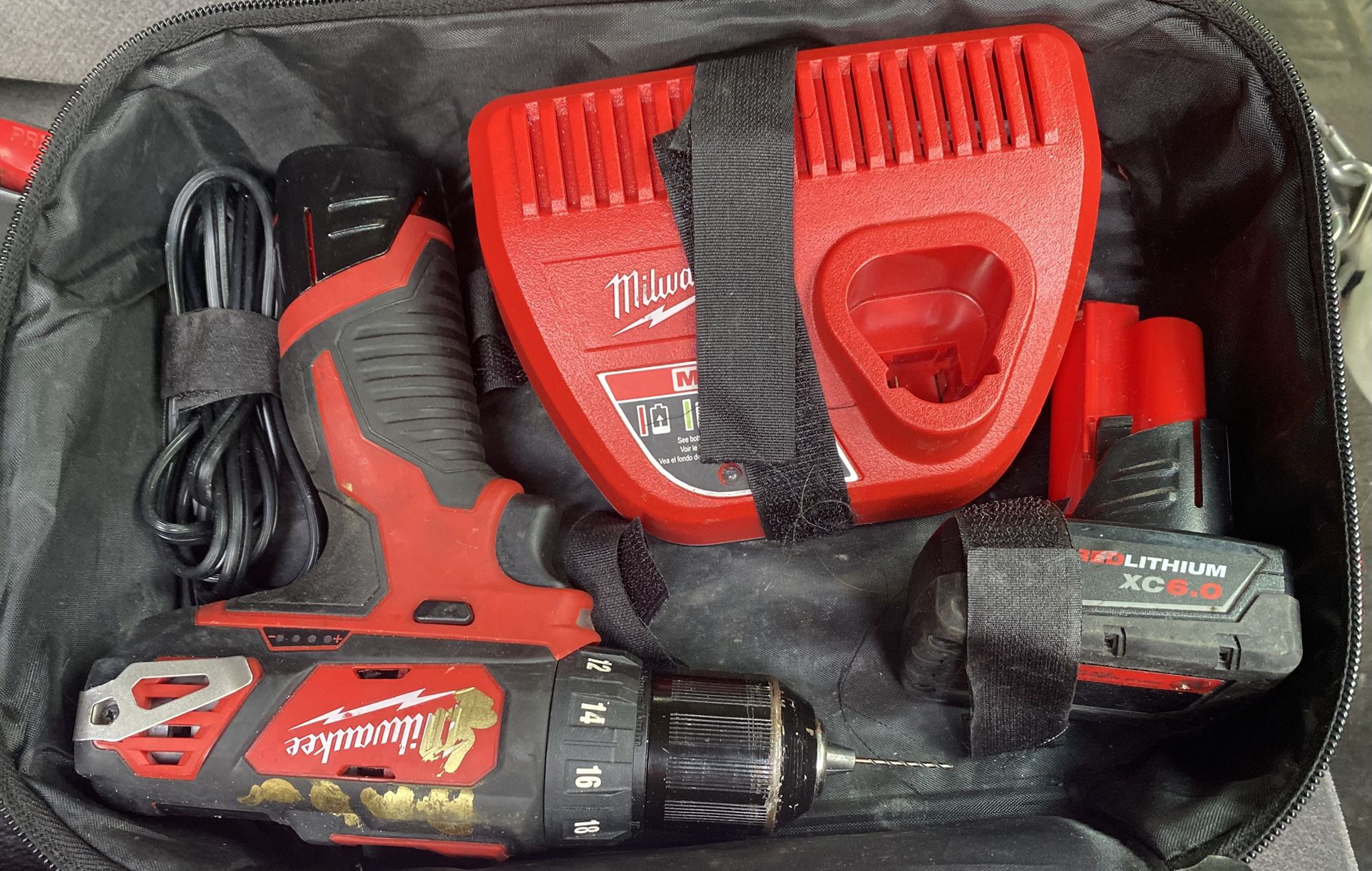  Milwaukee Drills And Battery 