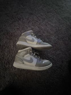 NIKE Air Force 1 Mid SE Size 4.5Y