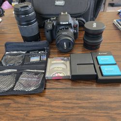 Canon EOS Rebel T7i 800D 18-55mm STM Lens 75-300mm DSLR Camera Mint with Extras