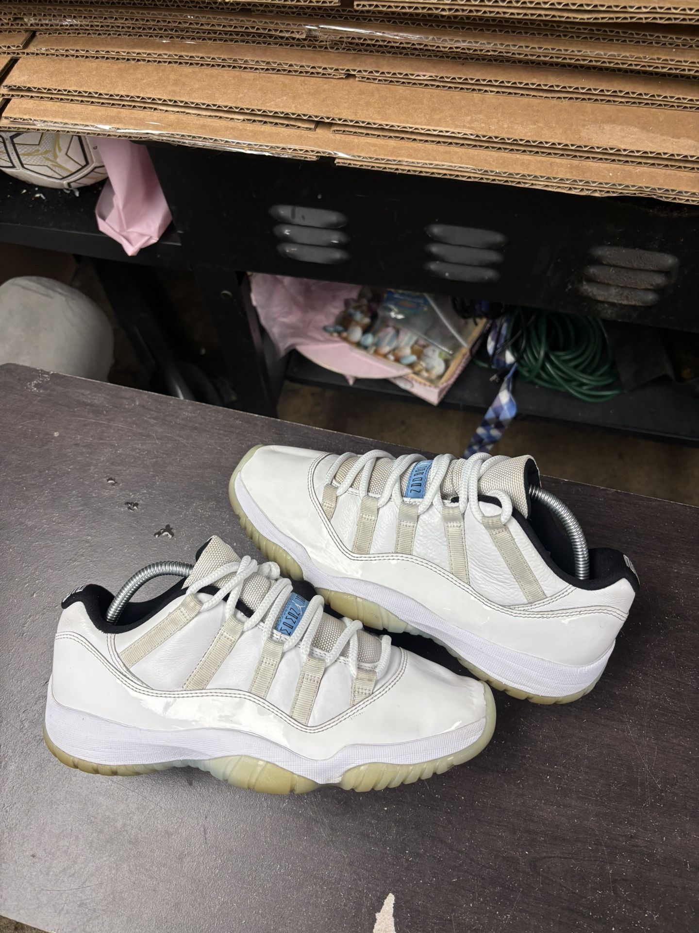 Air Jordan 11 Low Legend Blue