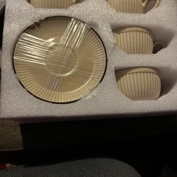 Sola 4pc Teacup & Saucer set