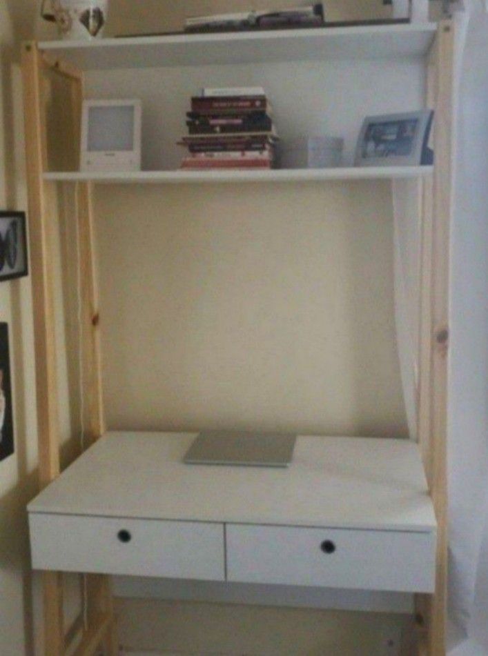 Desk With Hutch