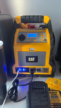 Cat car battery pack and usb and outlet with tire pressure