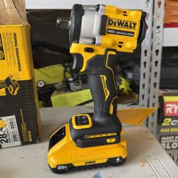 Dewalt 20V Cordless 1/2 in. Impact Wrench and 20V MAX Premium Lithium-Ion 4.0Ah Battery and Husky 1/2 in. Drive SAE 6-Point Impact Socket Set with Sto