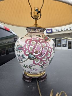 LARGE Vintage CHINESE Porcelain Lamp. Enamel ptg Lotus Botanical. Wood Base