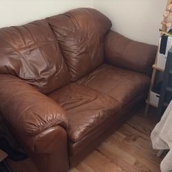 Leather Love Seat For Two, Couch, Good Conditions, 64x42x38 