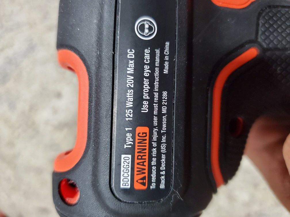 Black & decker cordless trigger feed glue gun for Sale in Toms River, NJ -  OfferUp