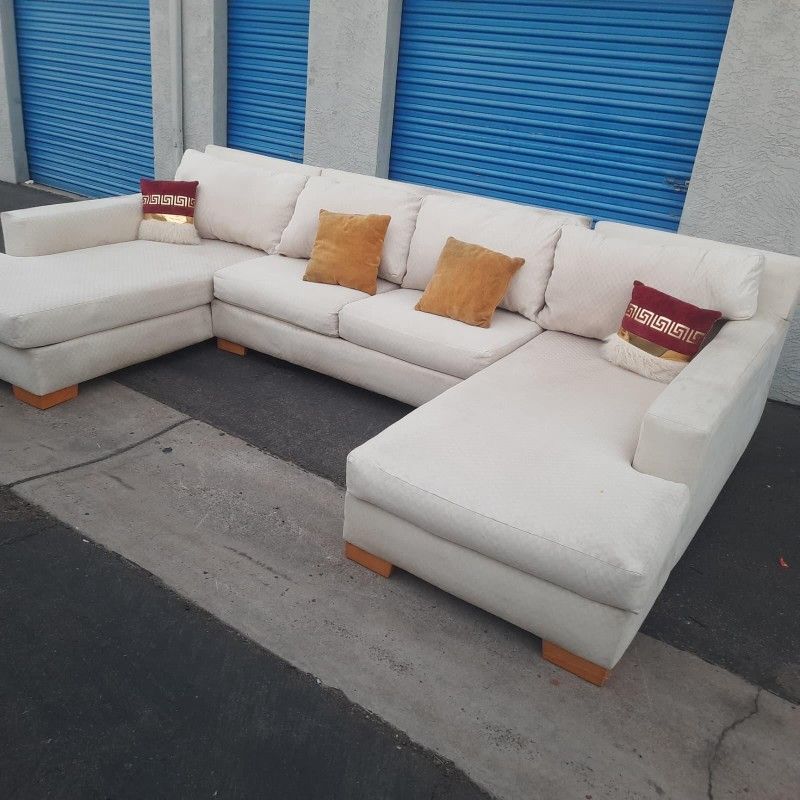 Sectional Couch π Very Nice π Very Clean π