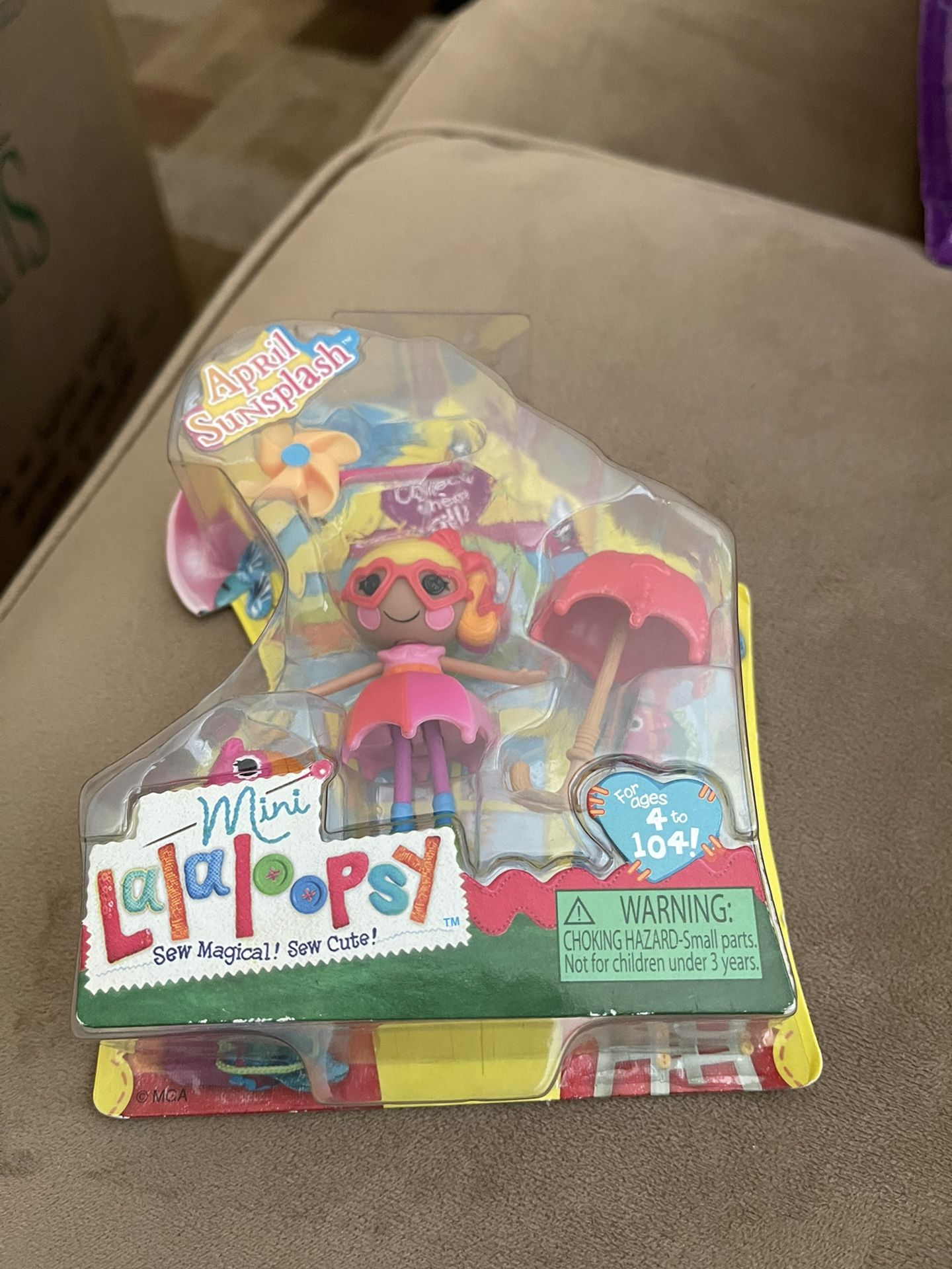 Lalaloopsy Mini Doll Series 11 April Sunsplash With Pet