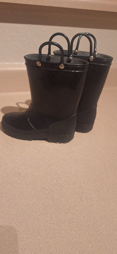 Black Rain Boots
Girls Size 12