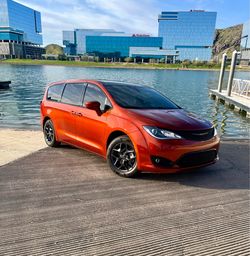 2018 Chrysler Pacifica S