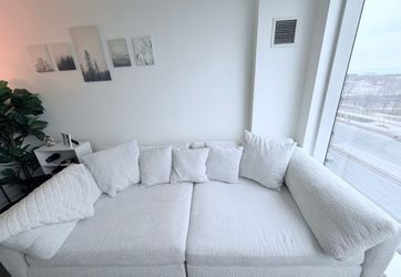 Plush White Sectional – Modern & Minimalist