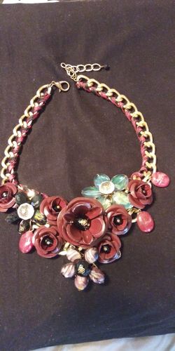Statement necklace