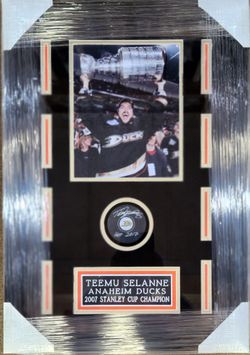 Ducks Teemu Selanne Signed, PSA-Certified, Premium Shadowbox-Framed Puck Display Piece