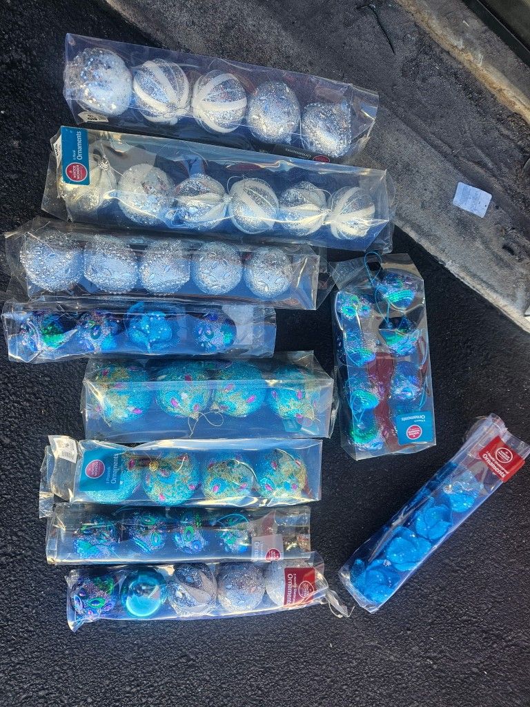 Ornaments 50 Pieces Located In Mesa Main & Gilbert Rd