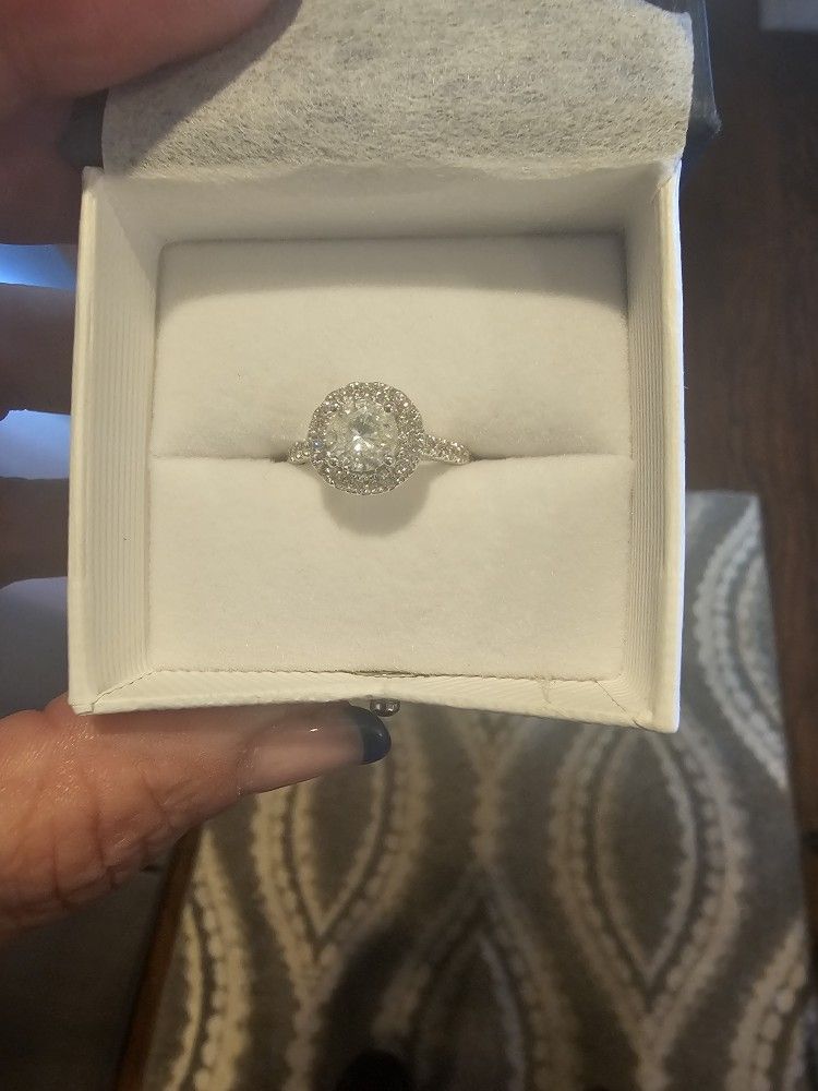 Diamond Halo Engagement Ring