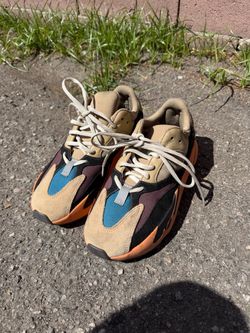 Adidas Yeezy Boost 700