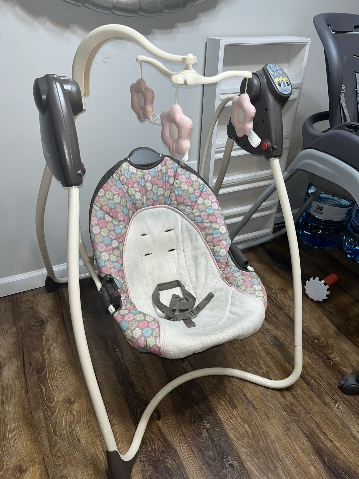 Super Cute Graco Baby Swing