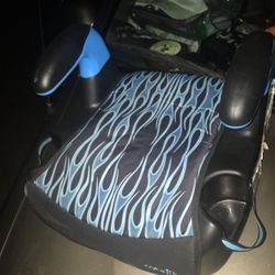 Very nice kids booster car seat with cupholders only $25
